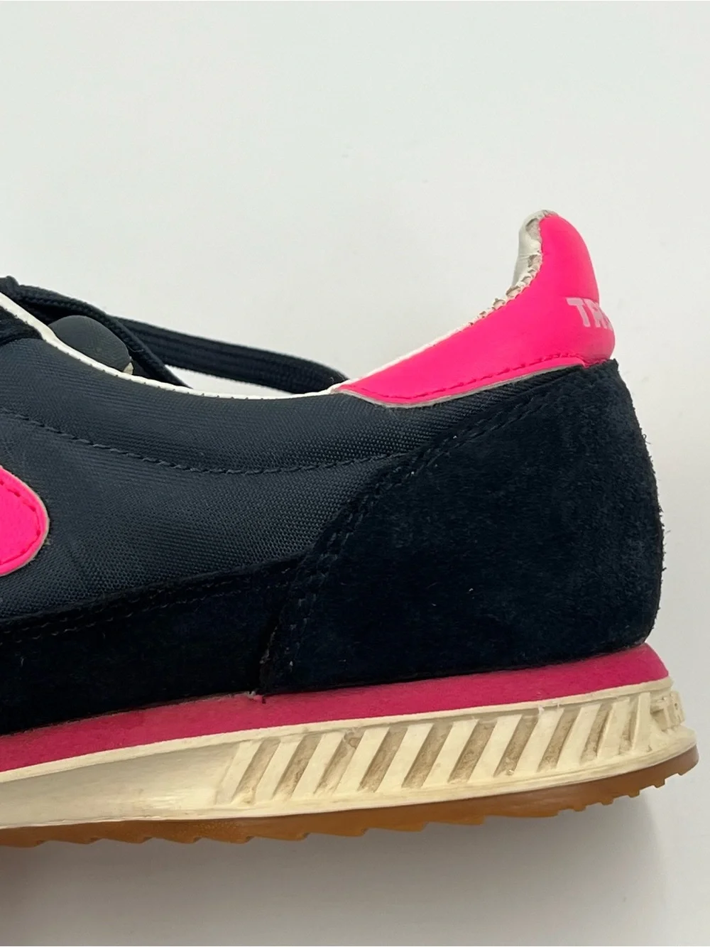 Tretorn Women’s Rawlins 2.0 Suede/Textile Sneakers Navy/Pink 6 Trainers